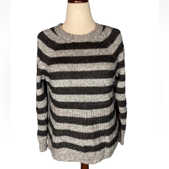 Banana Republic Italian Yarn Gray Black Stripe Chunky sweater wool Size Large - Picture 1 of 5